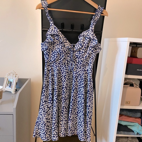 Dress - Picture 2 of 3